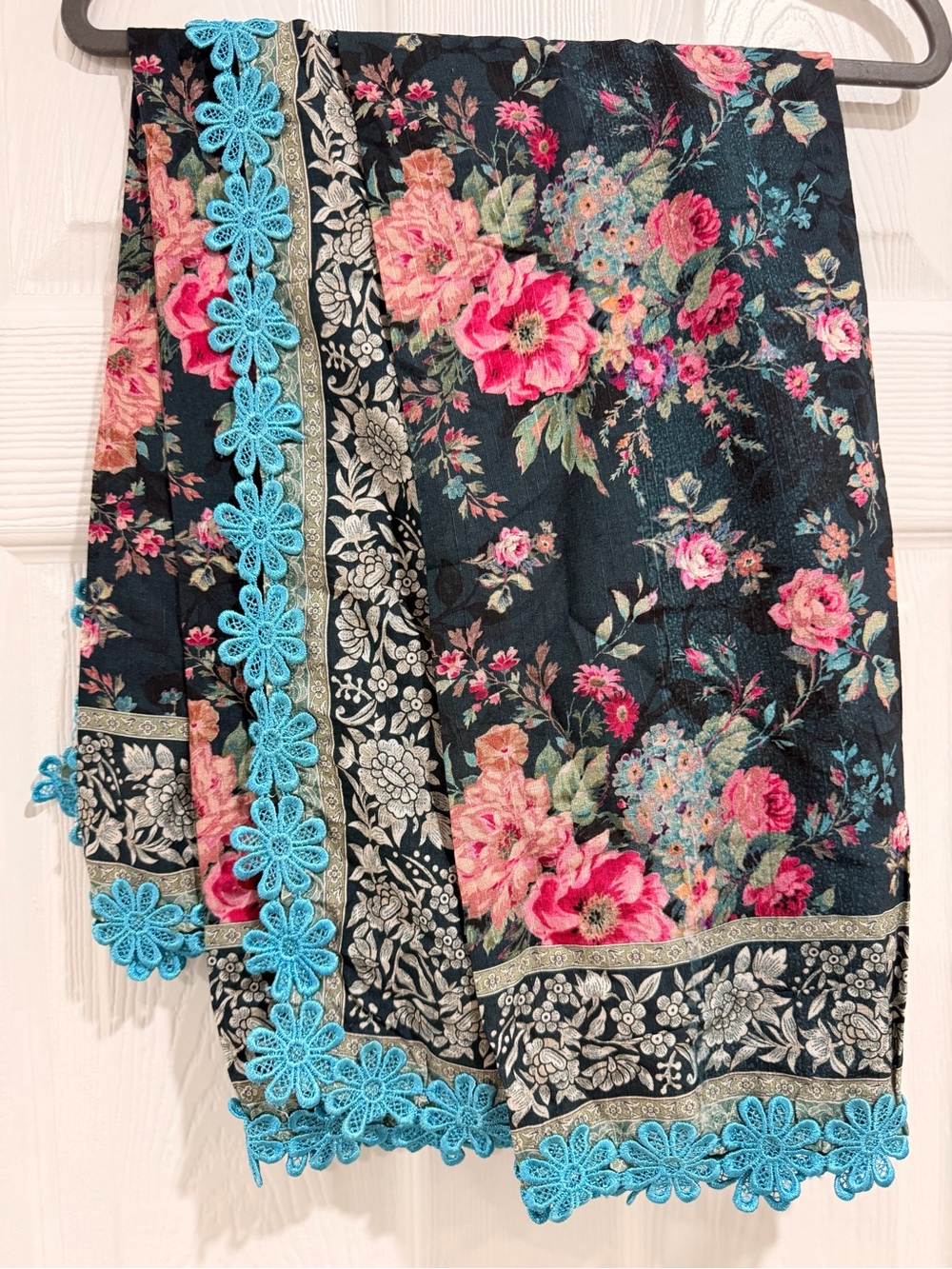 Beautiful Floral Indian/South Asian Dupatta 🌸💙